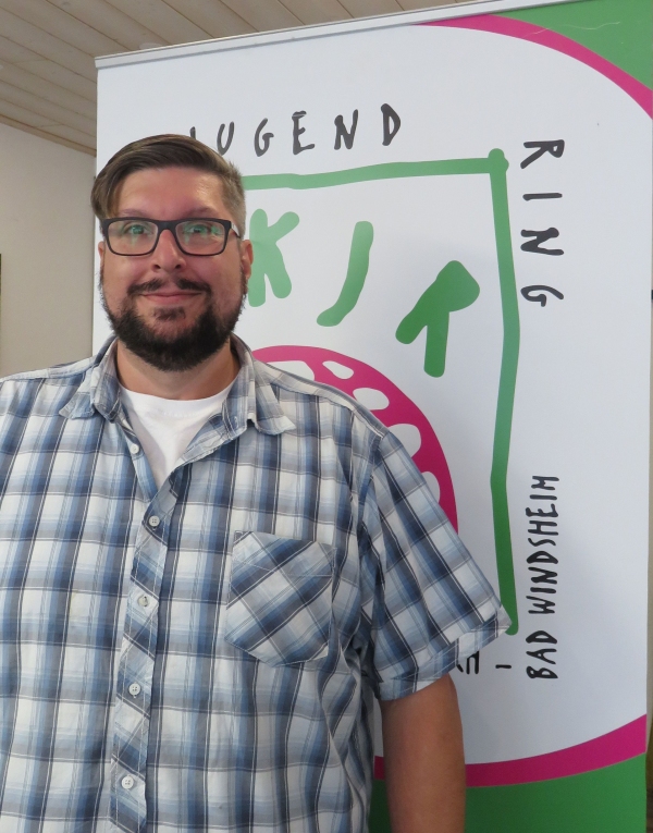 Bild zeigt den ersten Vorsitzenden Dirk Schuster